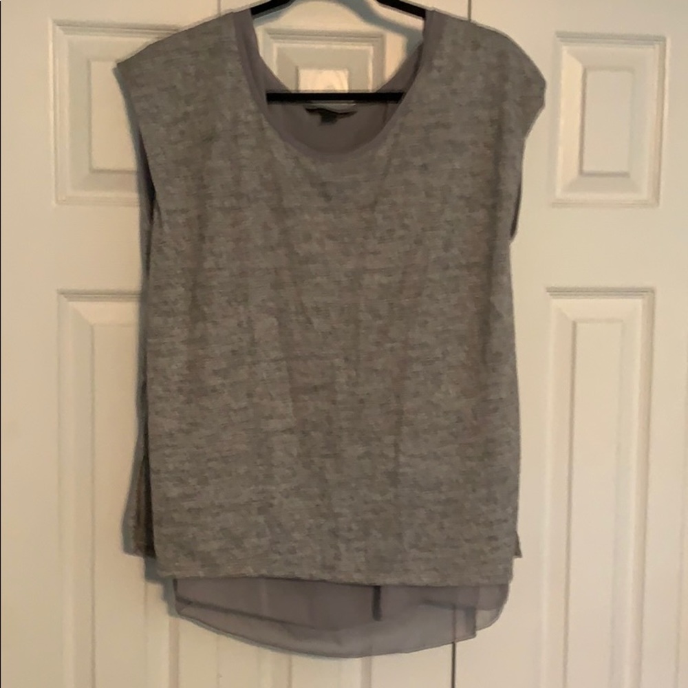 Banana republic sleeveless grey top